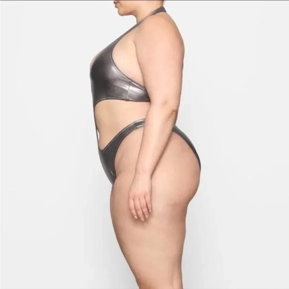 SKIMS METALLIC SWIM HALTER MONOKINI |STYLE: OP-CKY-2807 | COLOR:CARBON | NEW/NET